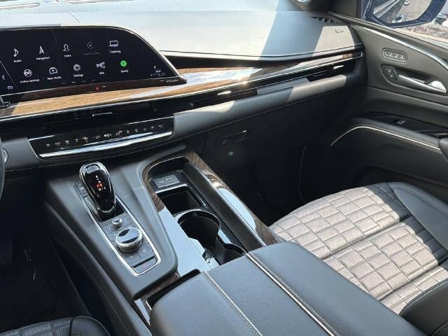 Certified 2024 Cadillac Escalade Premium Luxury Platinum AWD/4WD image 27