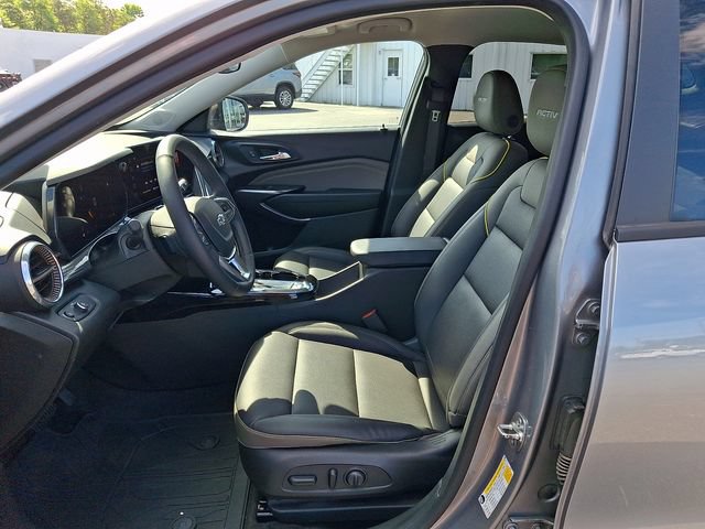 Certified 2025 Chevrolet Trax ACTIV w/ Driver Confidence Package FWD image 13