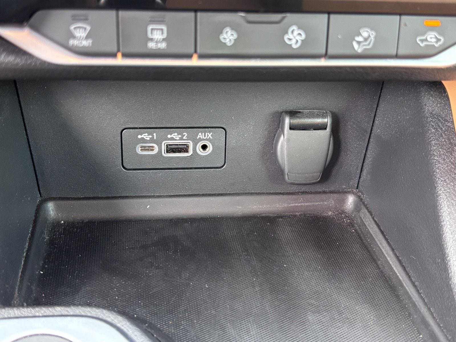 Used 2023 Nissan Sentra SV w/ SV Premium Package FWD image 27