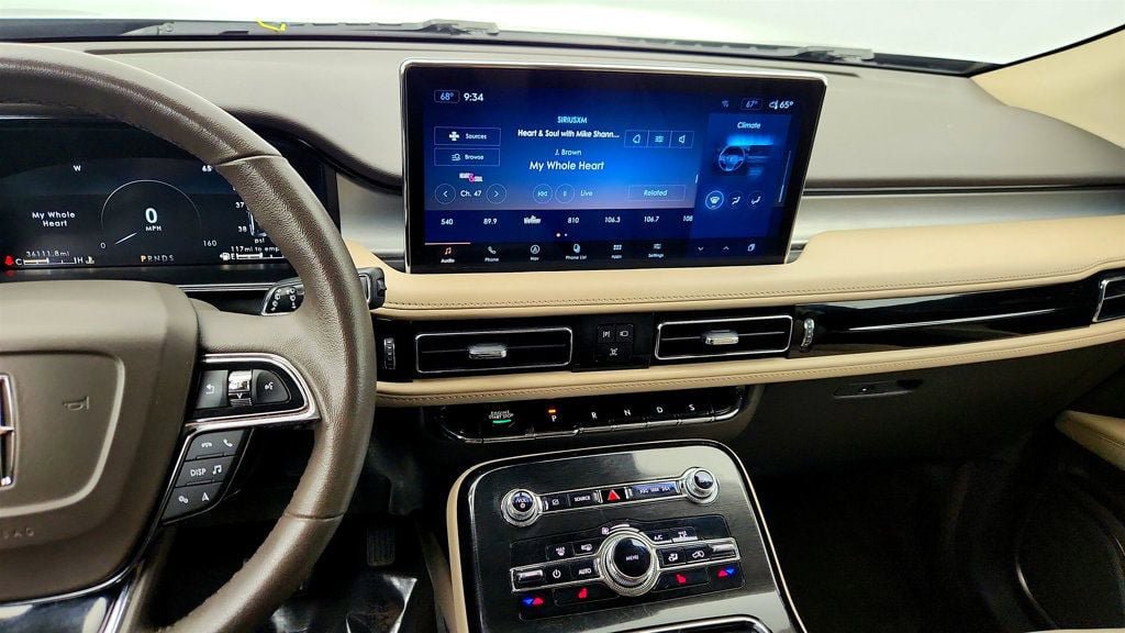 Used 2022 Lincoln Nautilus AWD w/ Premium Package image 17