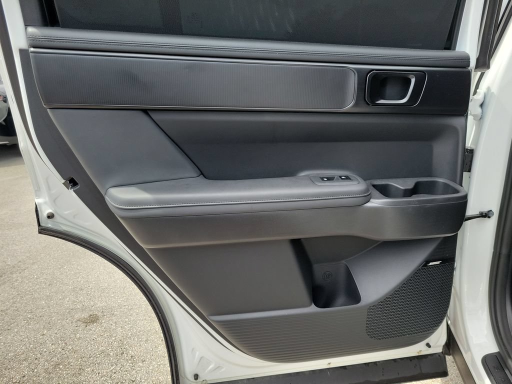 Used 2025 Hyundai Santa Fe Calligraphy AWD/4WD image 25