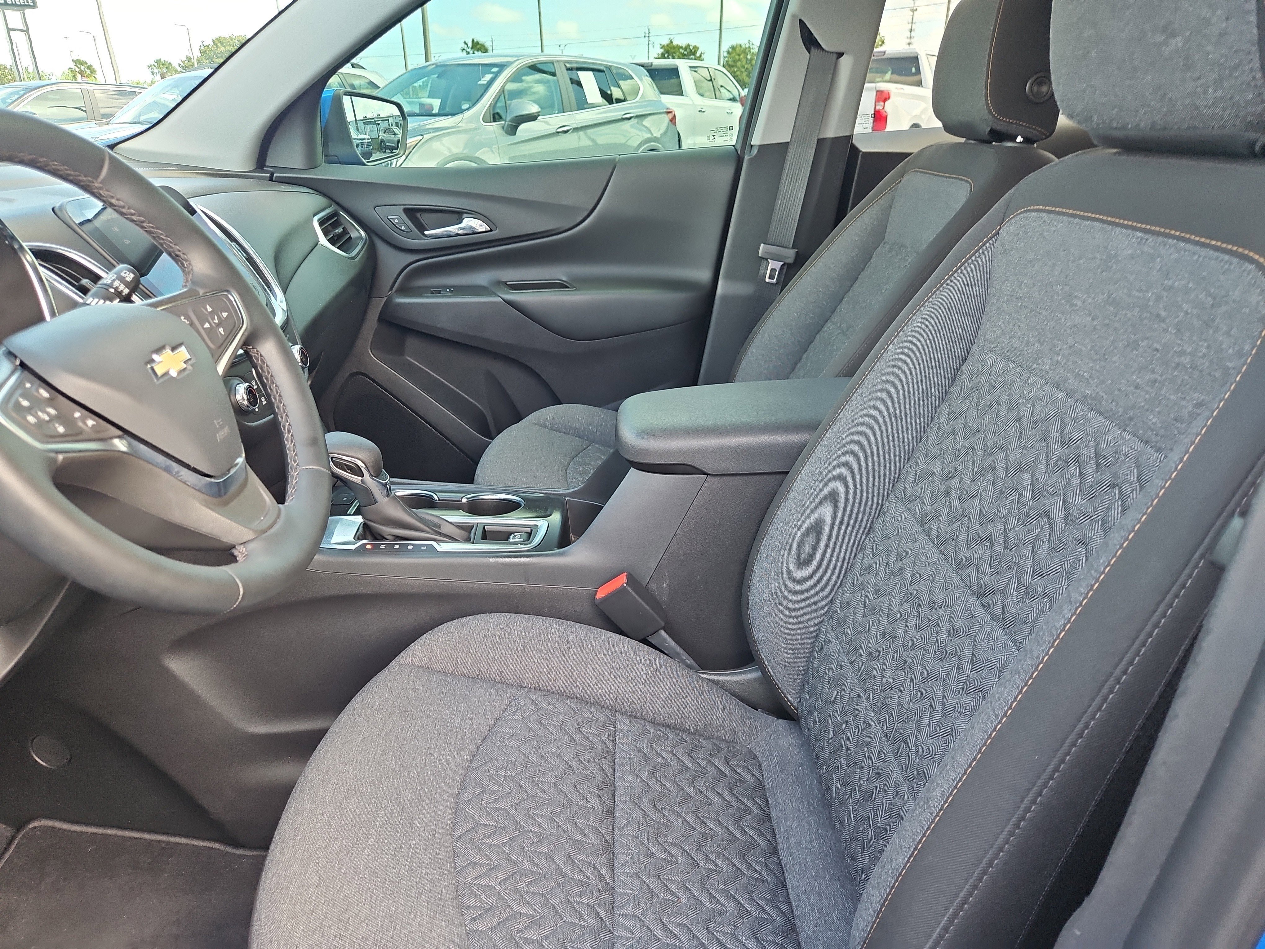 Used 2024 Chevrolet Equinox LT FWD image 16