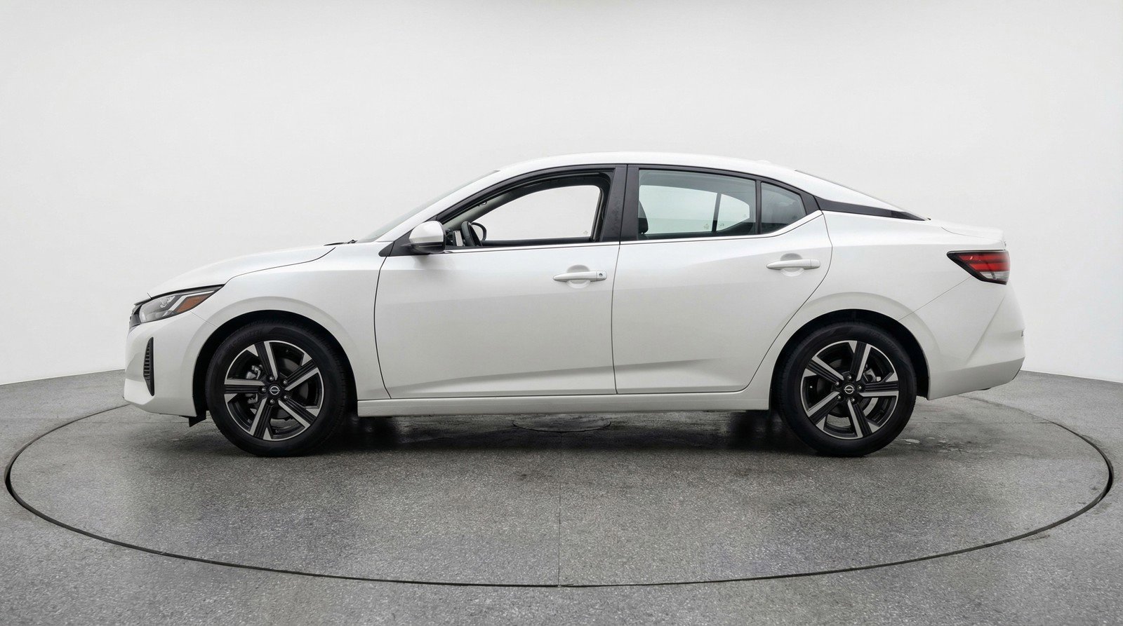 Used 2025 Nissan Sentra SV image 5