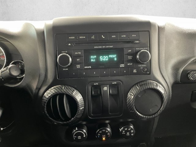 Used 2017 Jeep Wrangler Rubicon AWD/4WD image 14