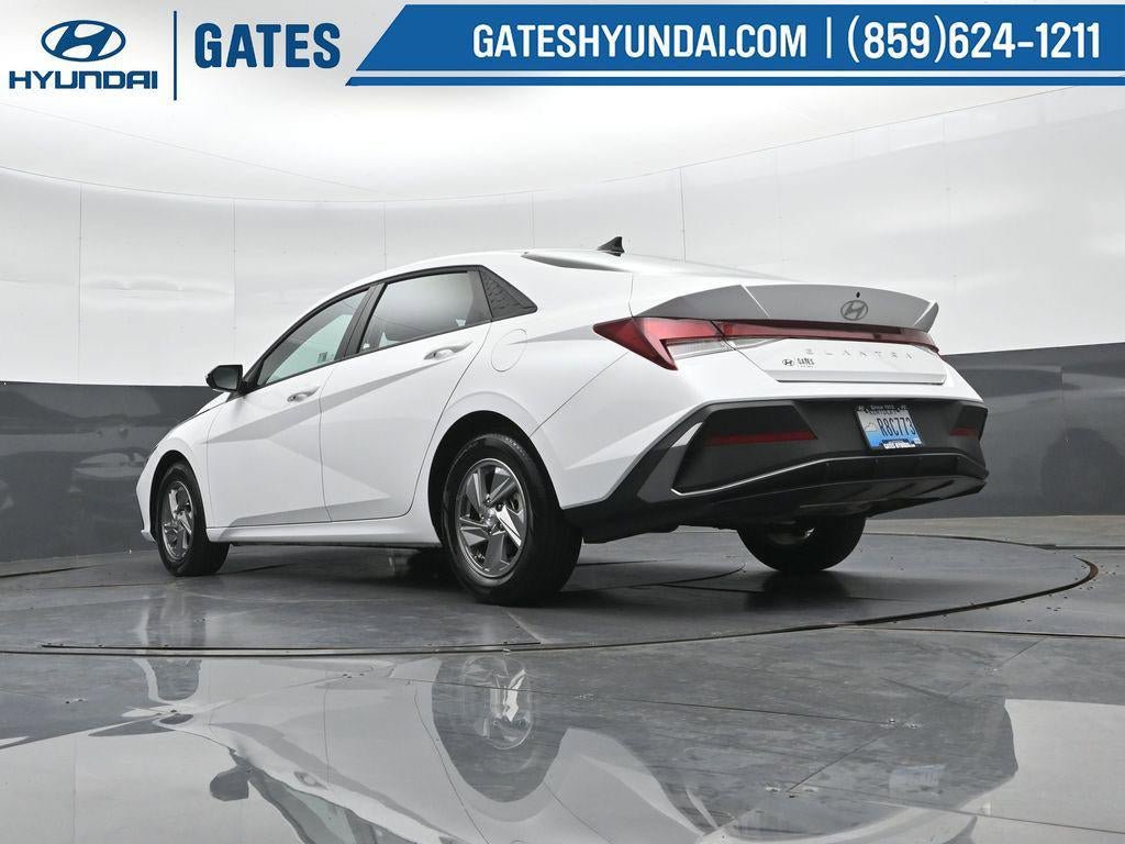New 2025 Hyundai Elantra SE FWD image 41
