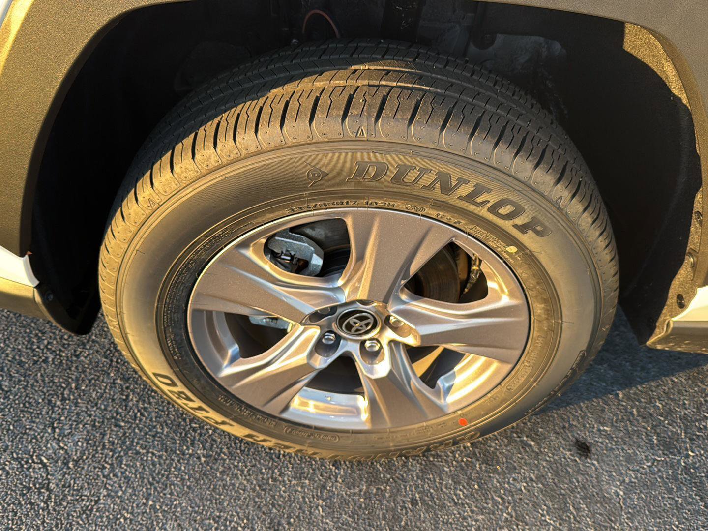 Used 2025 Toyota RAV4 XLE image 33