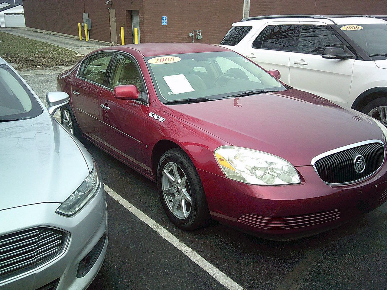 Used 2008 Buick Lucerne CXL w/ Driver Confidence Package FWD image 3