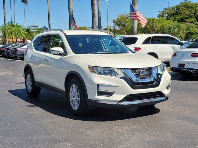 Used 2018 Nissan Rogue SV w/ Premium Package FWD image 3