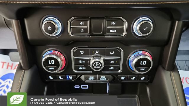 Used 2024 GMC Yukon AT4 w/ AT4 Premium Plus Package AWD/4WD image 21