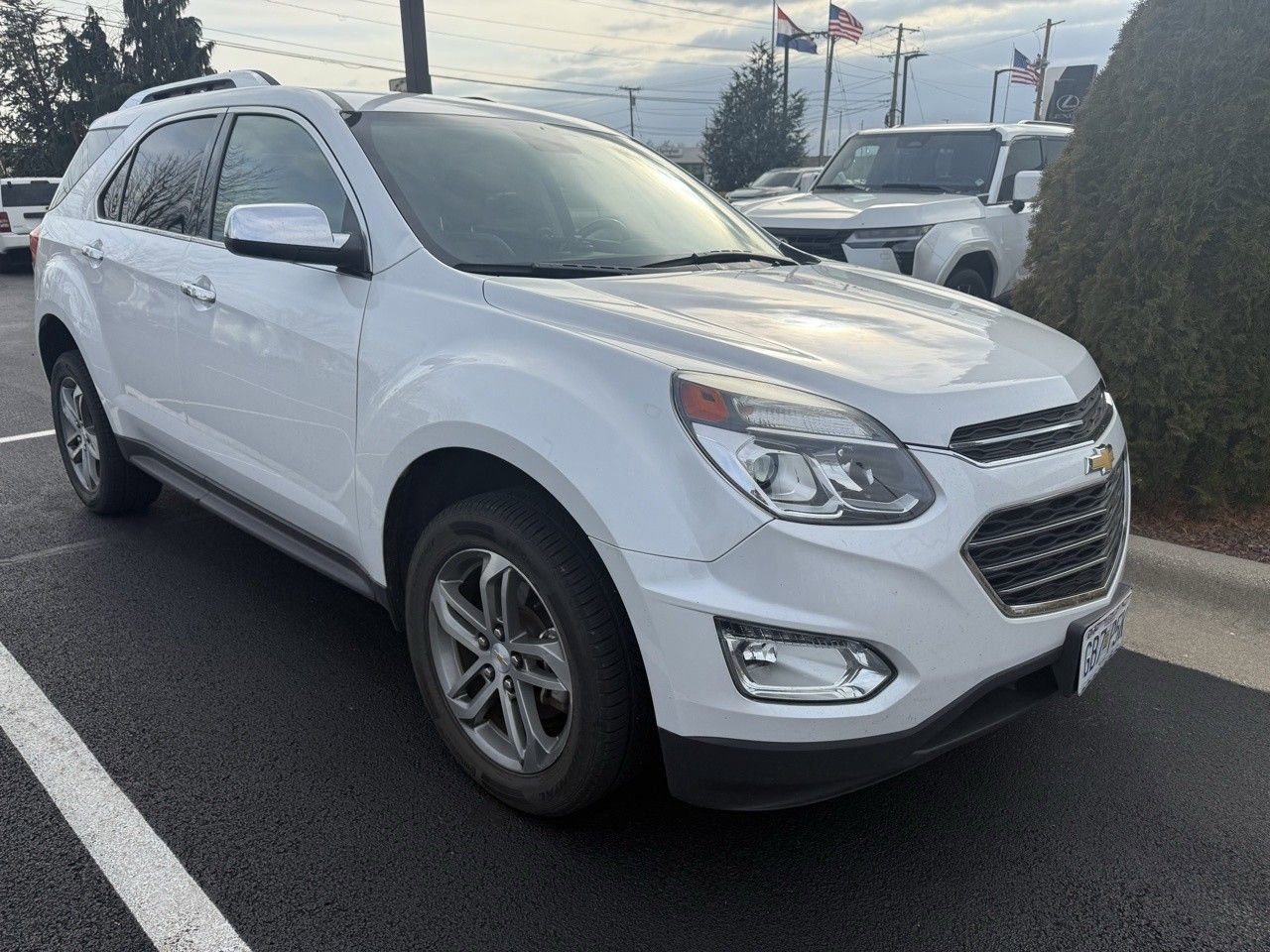 Used 2016 Chevrolet Equinox LTZ w/ Enhanced Convenience Package image 2