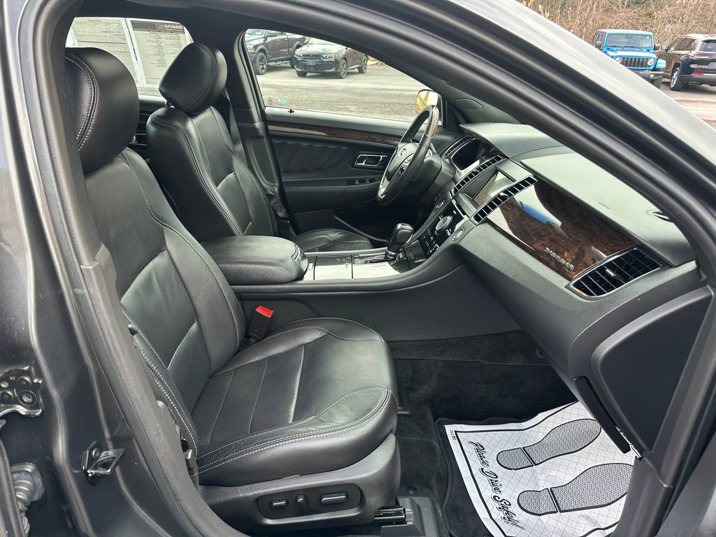 Used 2016 Ford Taurus Limited w/ Equipment Group 301A AWD/4WD image 34