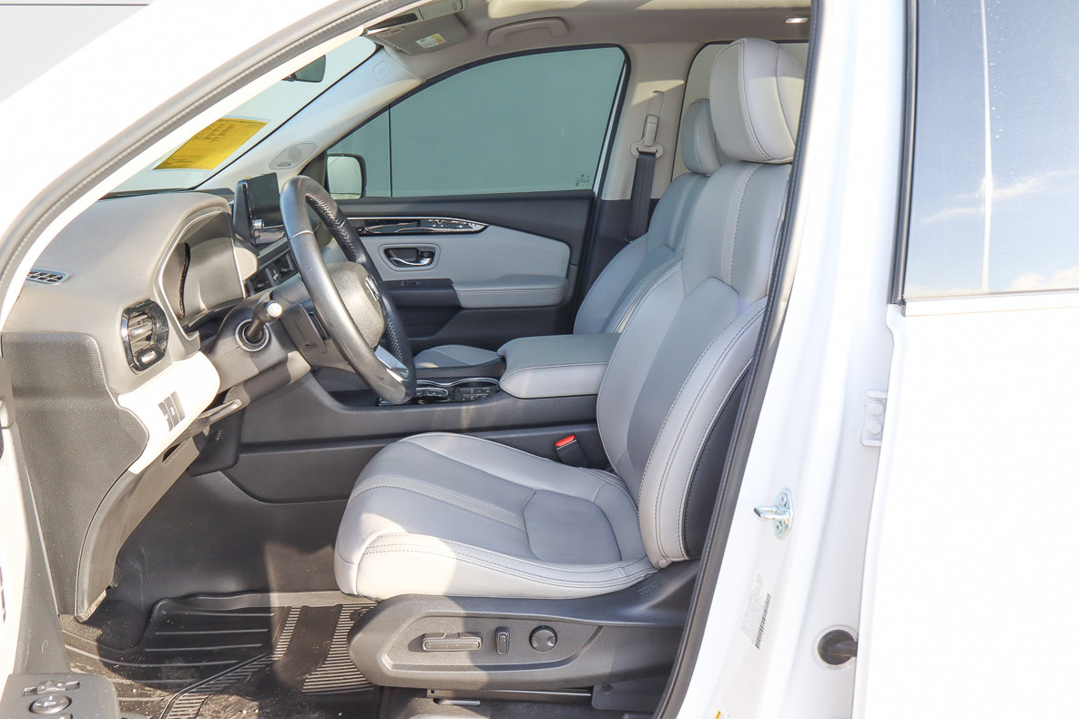 Used 2024 Honda Pilot Touring image 7