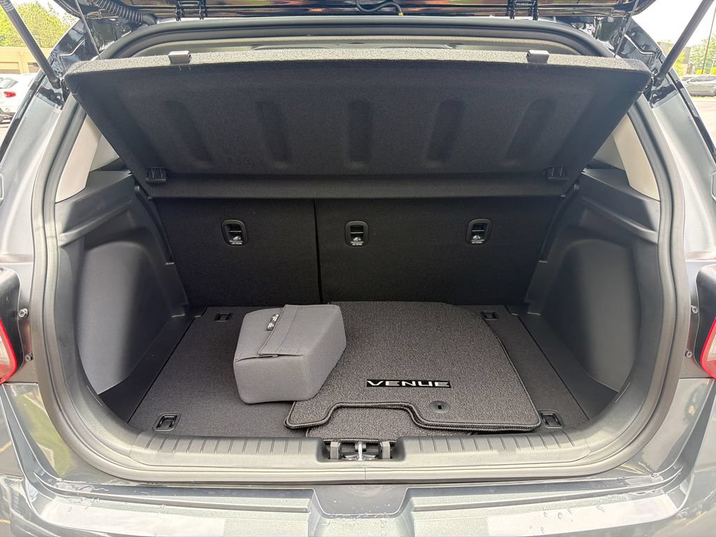 New 2026 Hyundai Venue SEL FWD image 19