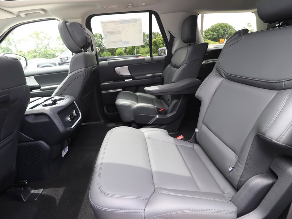 New 2027 Ford Expedition Active RWD image 14