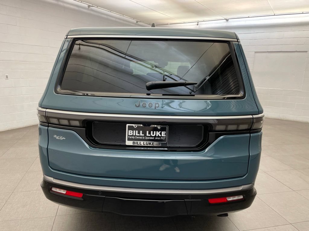 New 2026 Jeep Grand Wagoneer L 2WD image 5