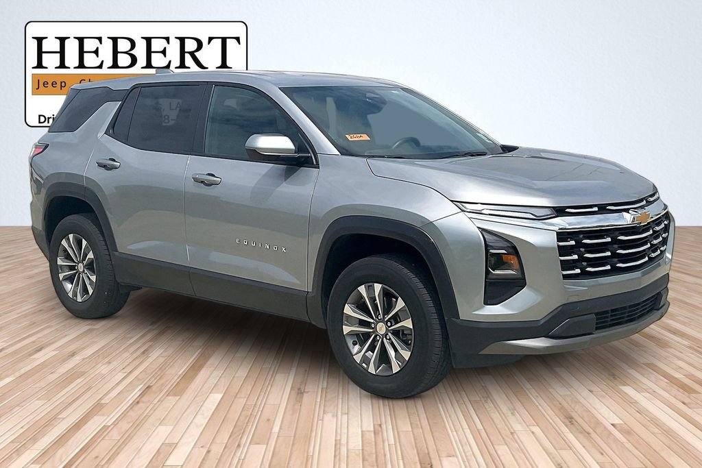 Used 2026 Chevrolet Equinox LT FWD image 2