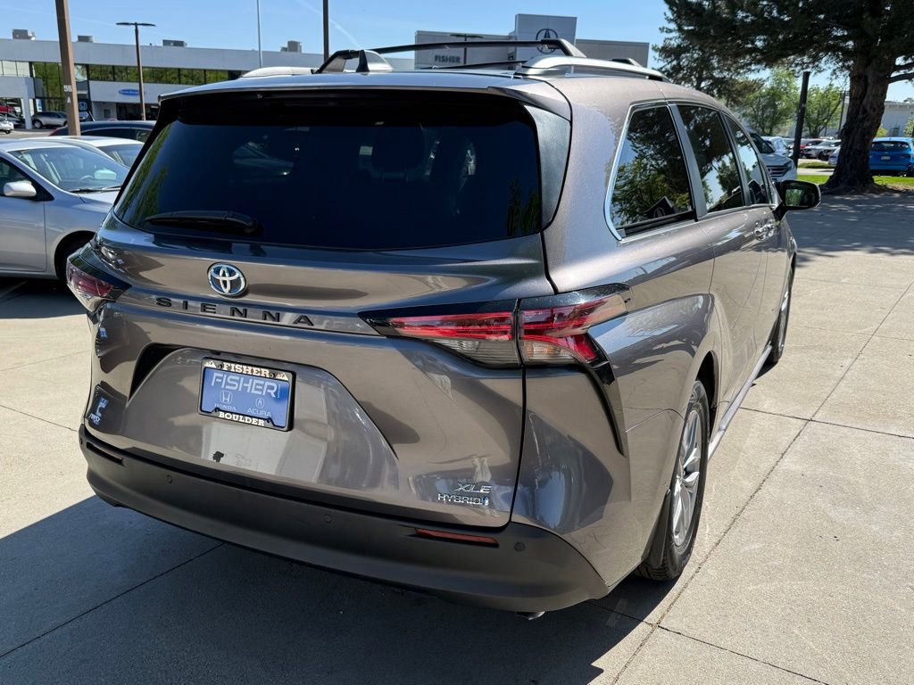 Used 2022 Toyota Sienna XLE AWD/4WD image 6