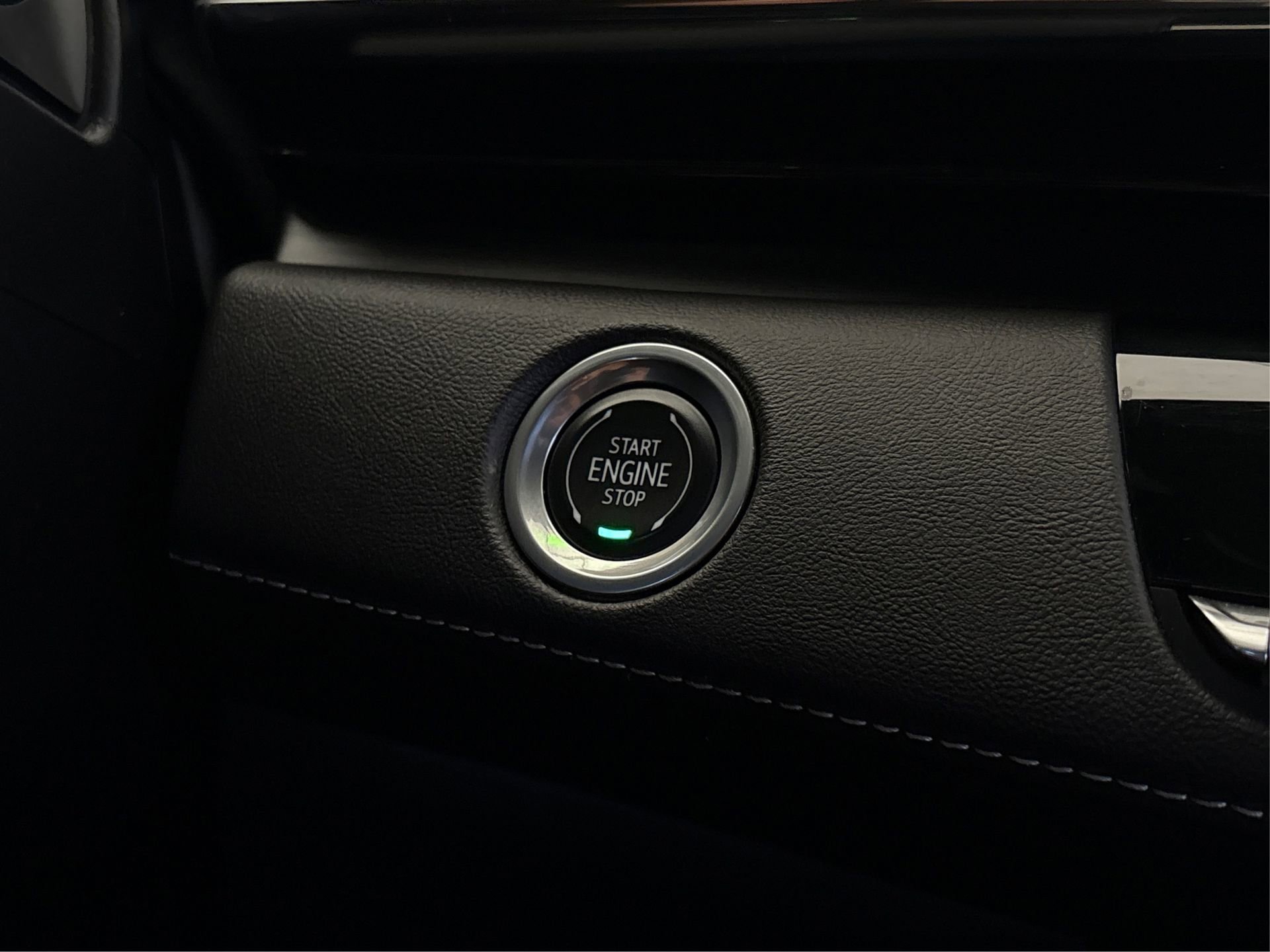 Used 2022 Cadillac Escalade Premium Luxury w/ Performance Package image 27