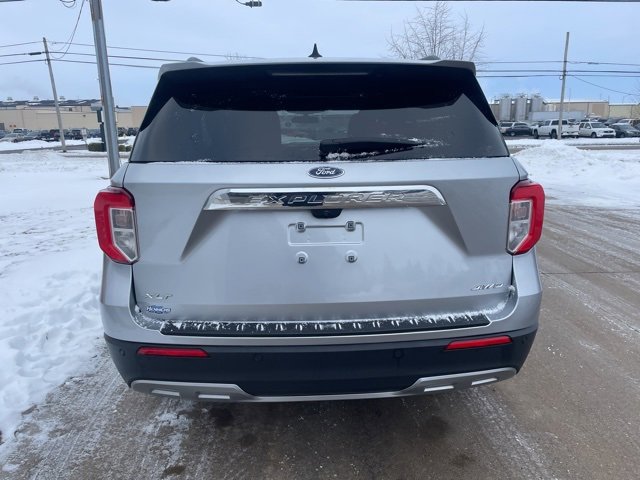 Used 2021 Ford Explorer XLT w/ Equipment Group 202A image 12