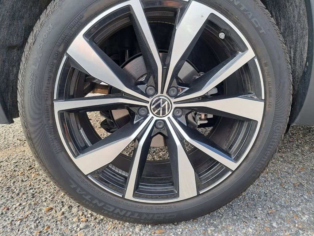 Used 2025 Volkswagen Atlas SEL Premium R-Line image 24