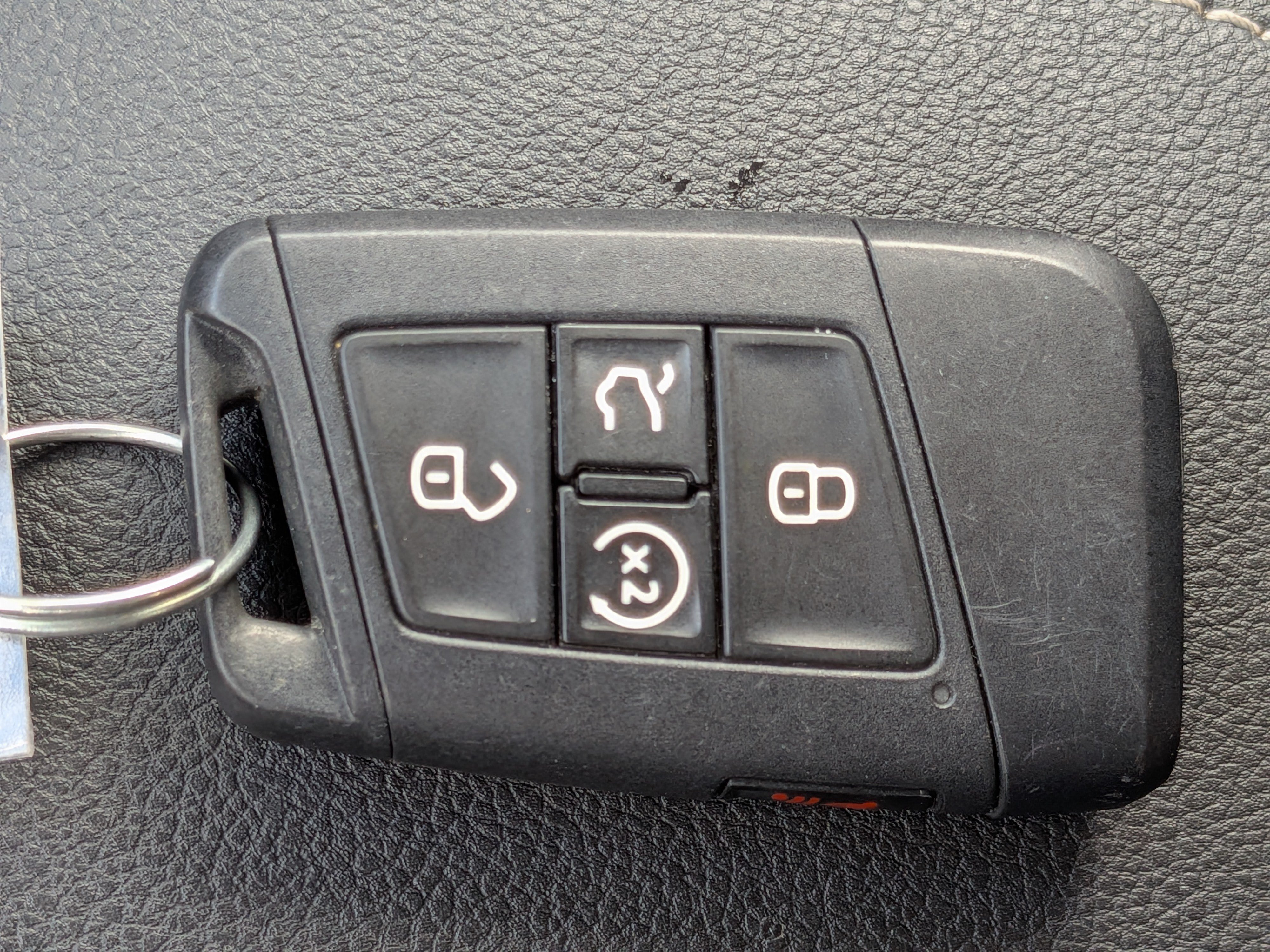 Certified 2023 Volkswagen Tiguan SE R-Line FWD image 30