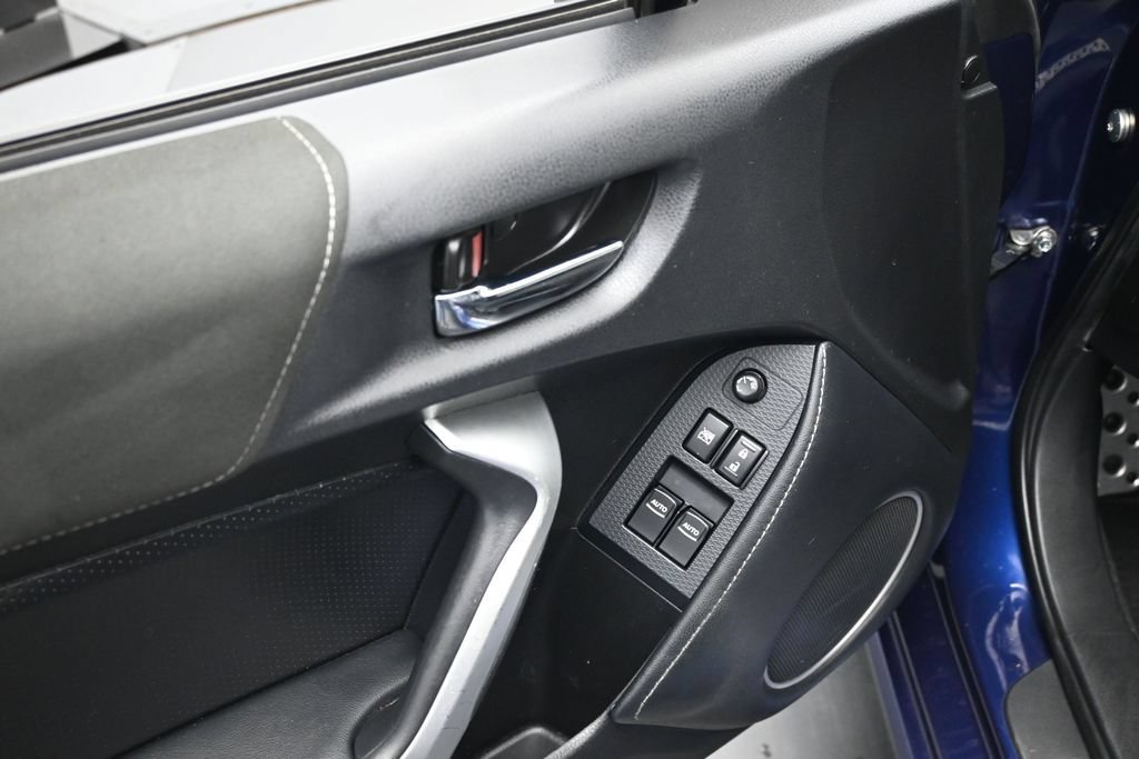 Used 2020 Toyota 86 RWD image 10
