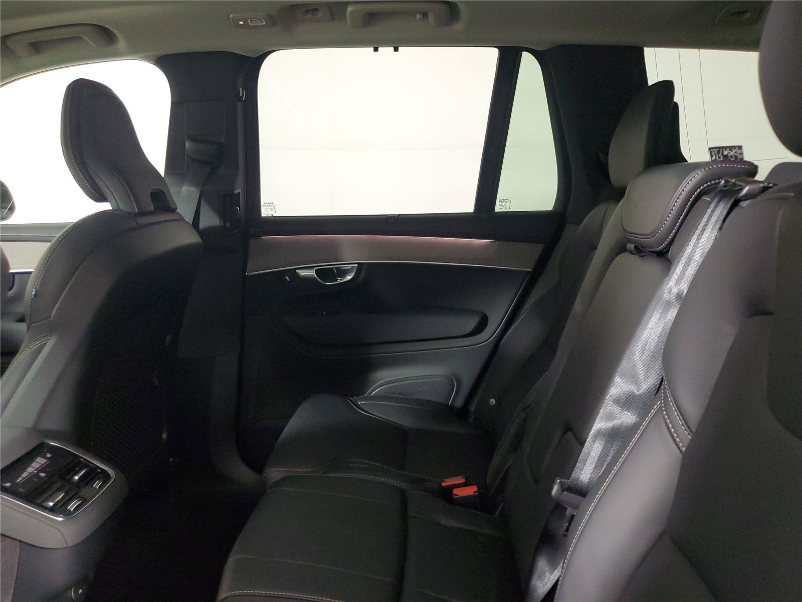 Certified 2026 Volvo XC90 B6 Ultra AWD/4WD image 9