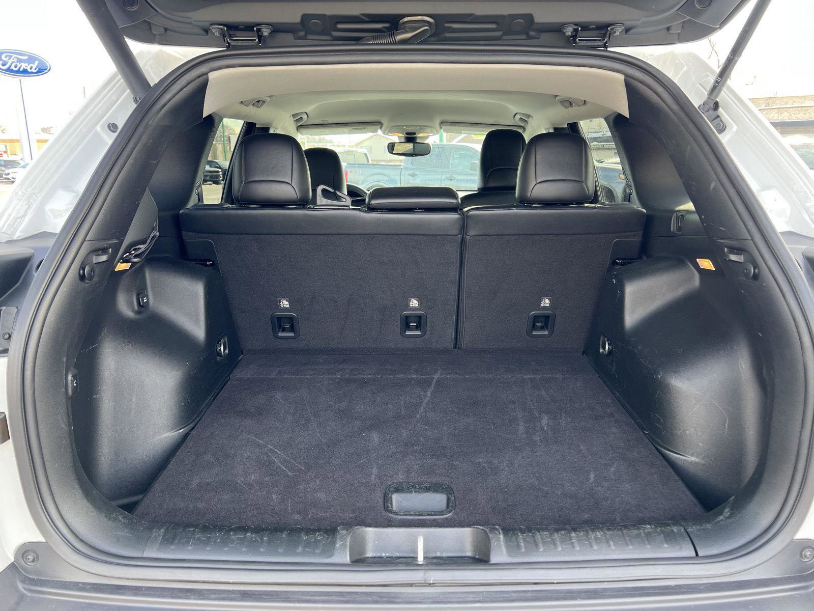 Used 2023 Jeep Cherokee Altitude Lux image 40