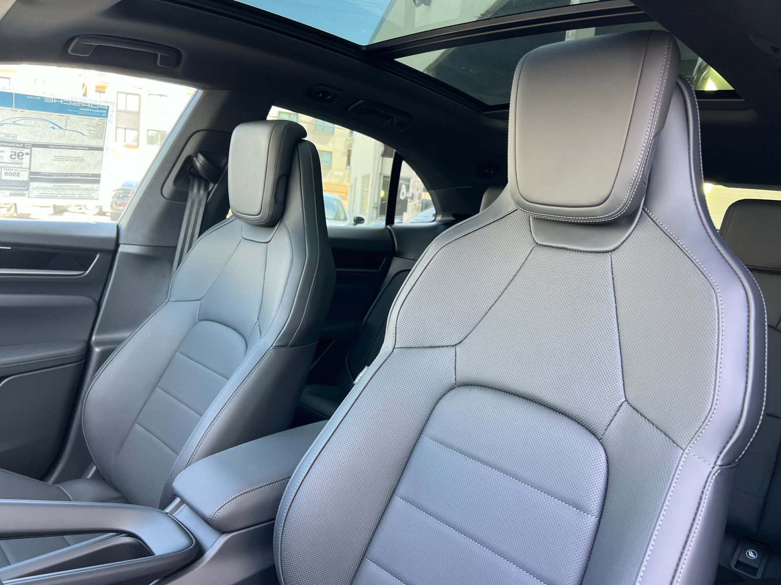 New 2026 Porsche Macan 4 Electric AWD/4WD image 5