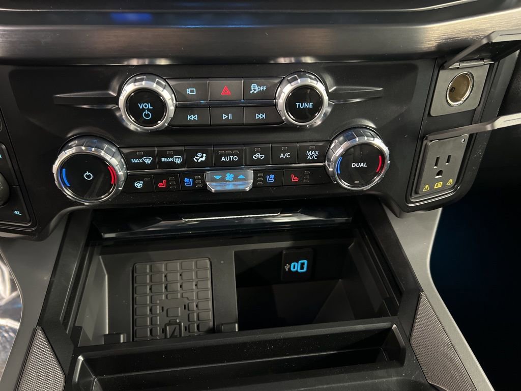 New 2026 Ford F350 Lariat w/ Black Appearance Package image 13