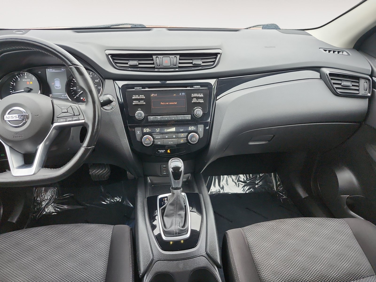 Used 2017 Nissan Rogue Sport SV w/ SV All-Weather Package AWD/4WD image 12