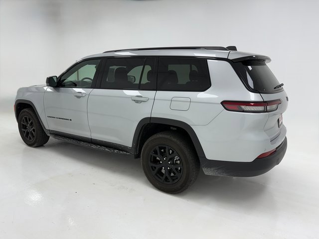Used 2025 Jeep Grand Cherokee L Altitude image 17