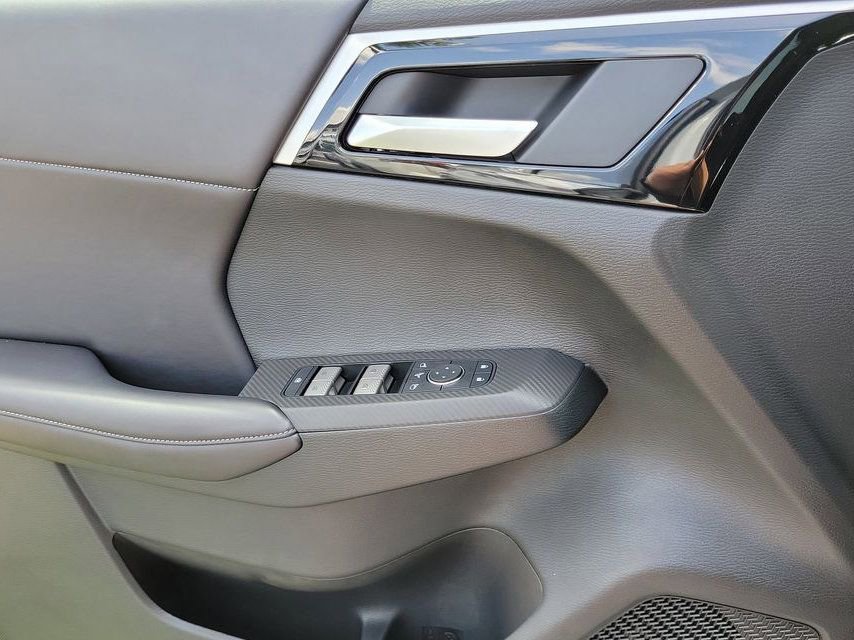 New 2025 Mitsubishi Outlander SE image 25