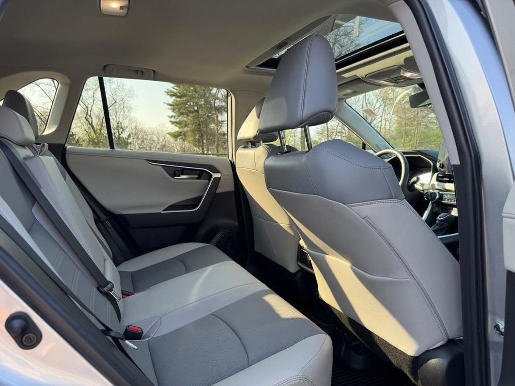 Used 2023 Toyota RAV4 Limited image 12