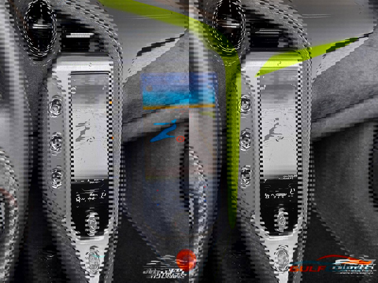 Used 2025 McLaren 750S Spider image 18