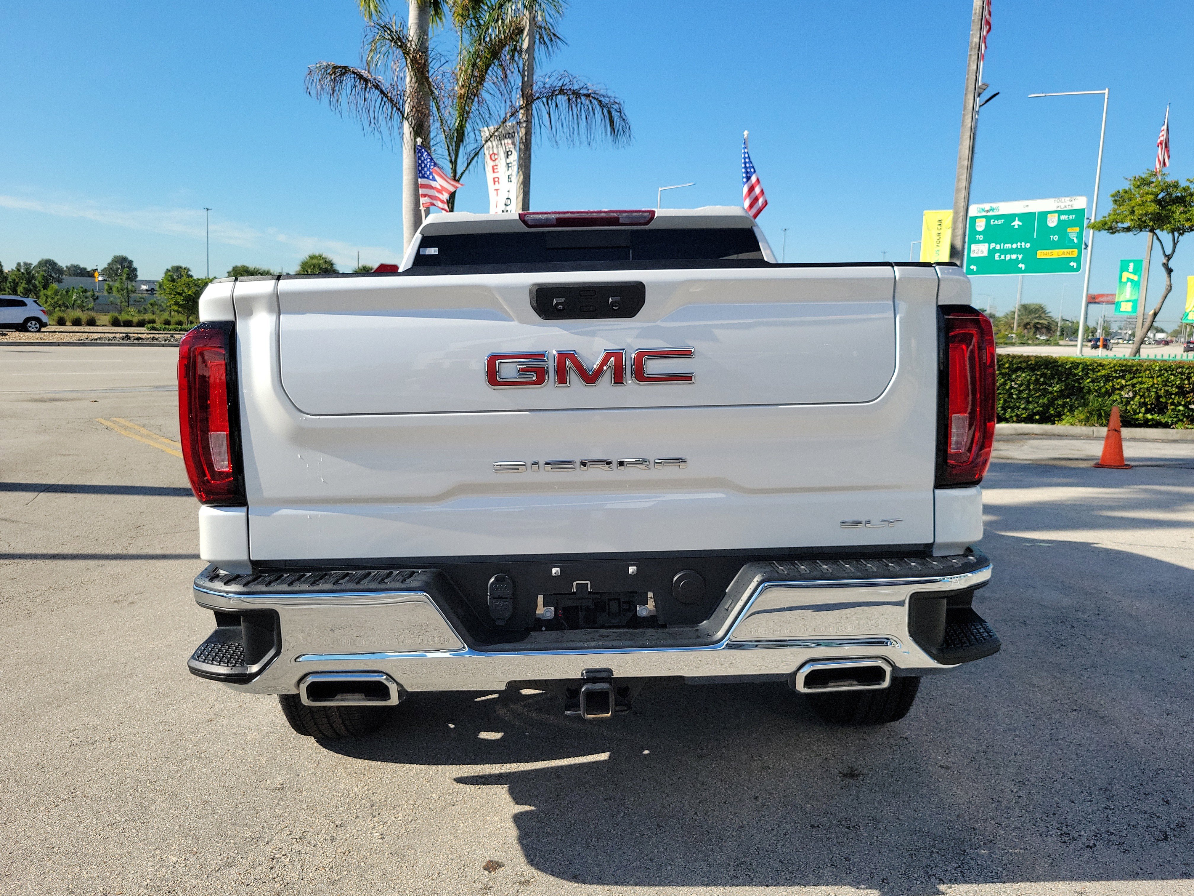 Used 2023 GMC Sierra 1500 SLT w/ SLT Premium Package image 6