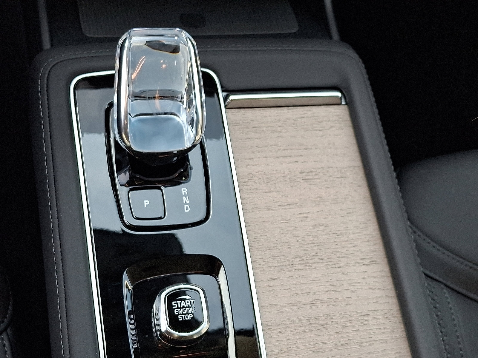 New 2026 Volvo XC90 B6 Plus w/ Protection Package Premier image 11
