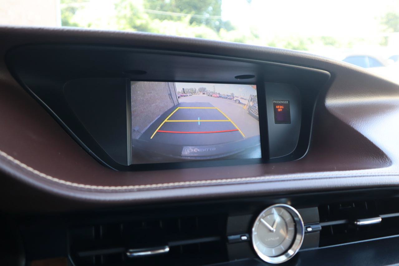 Used 2016 Lexus ES 350 w/ Ultra Luxury Package FWD image 22