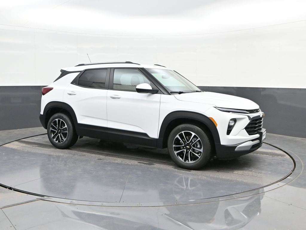 Used 2025 Chevrolet TrailBlazer LT FWD image 17