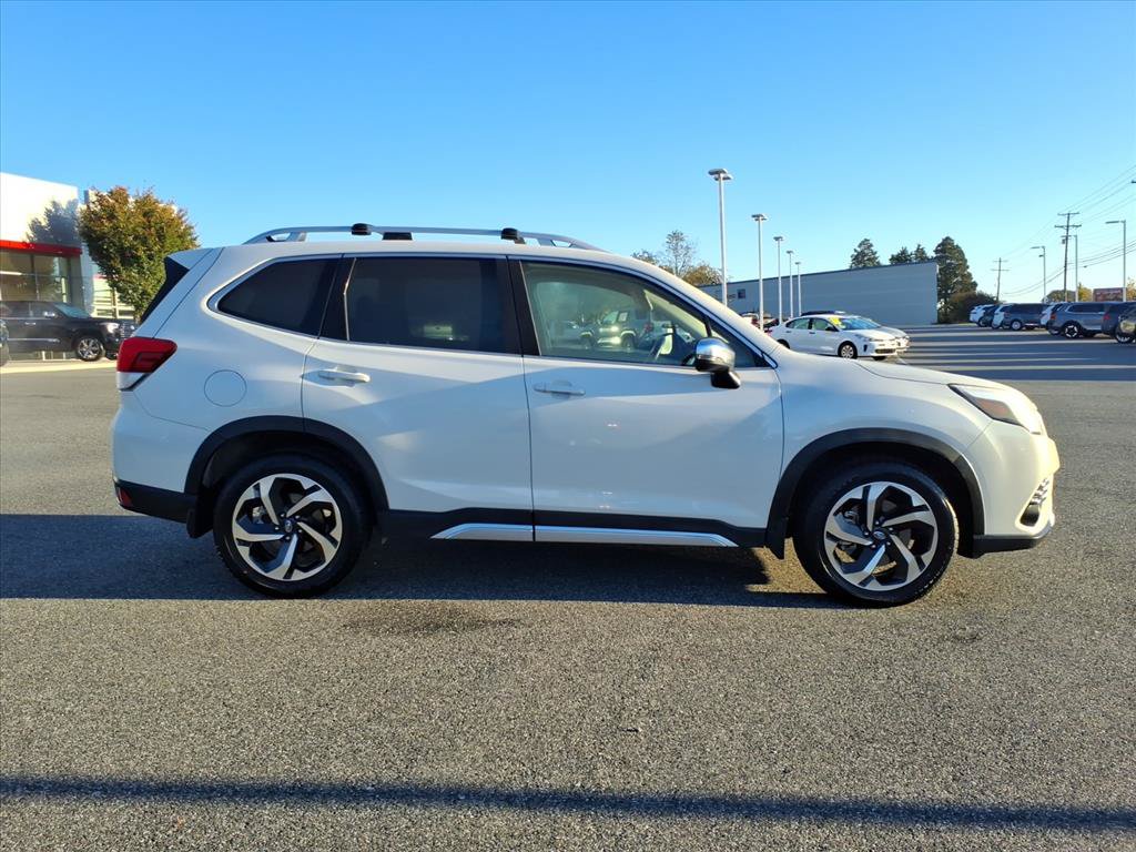 Used 2022 Subaru Forester Touring AWD/4WD image 3