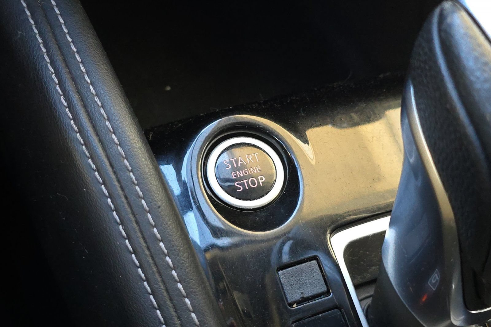 Used 2018 Nissan Kicks SR FWD image 19