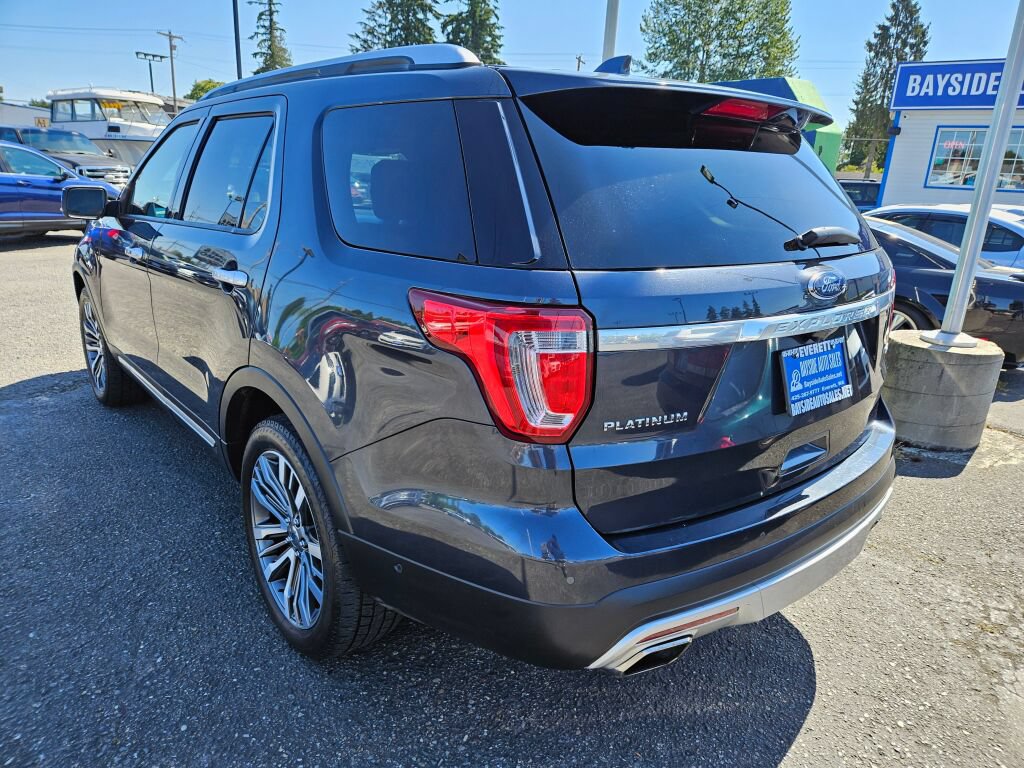Used 2017 Ford Explorer Platinum AWD/4WD image 3
