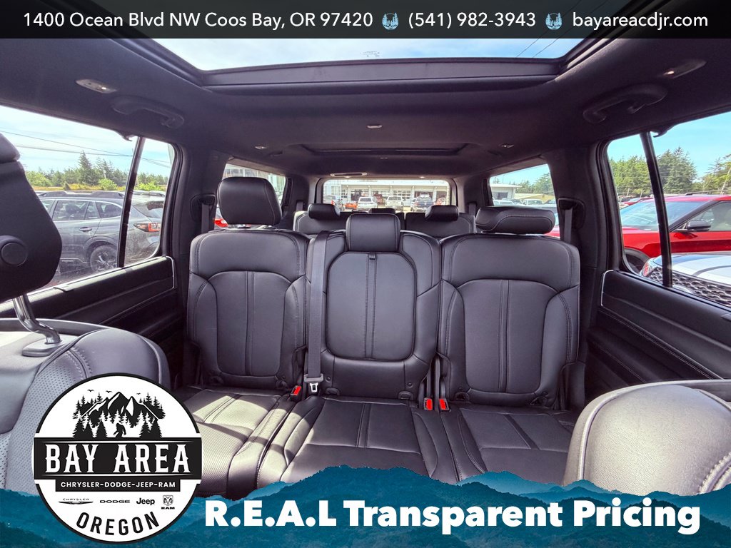 Used 2025 Jeep Wagoneer Series III w/ Premium Group I AWD/4WD image 18