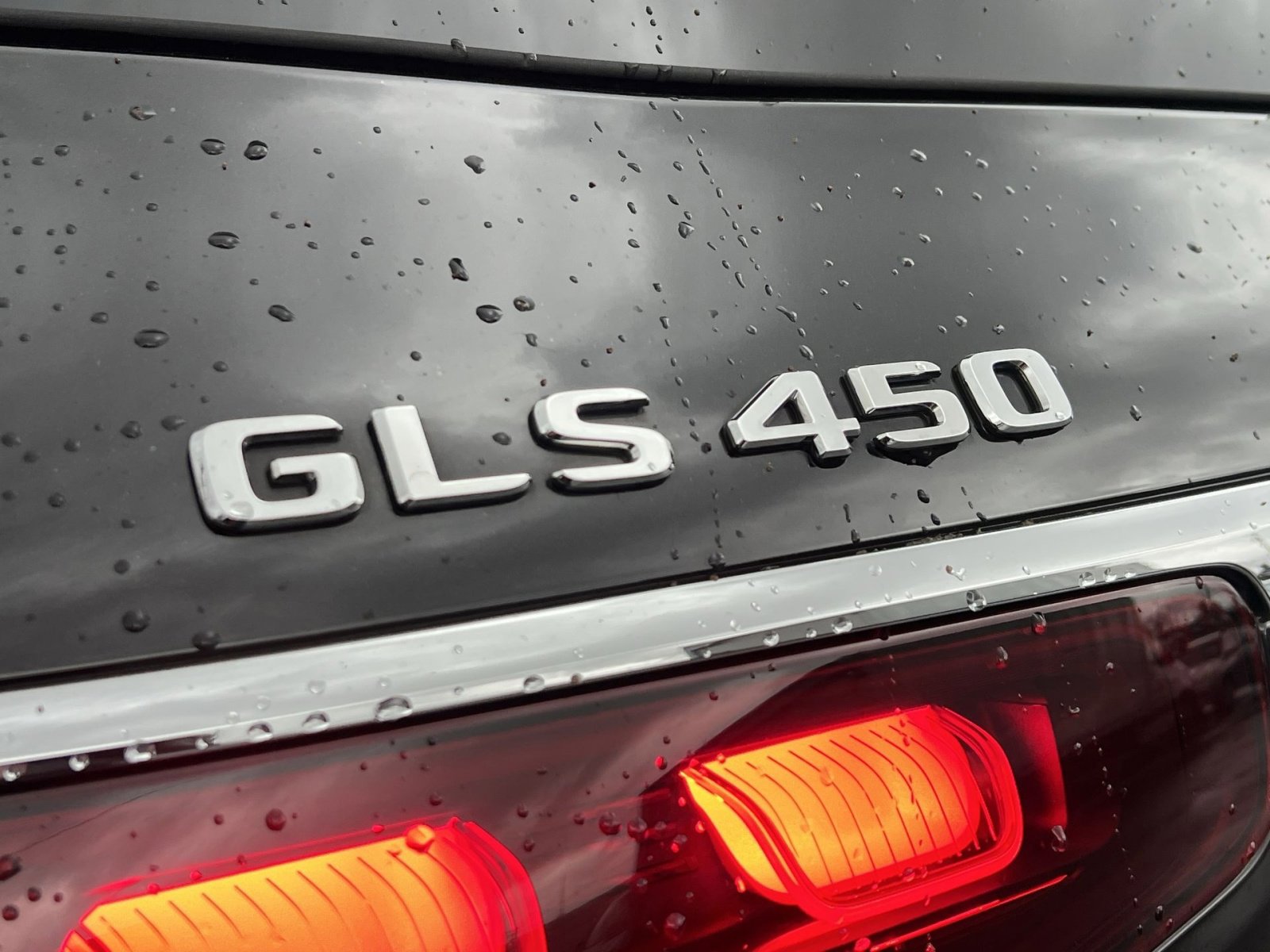 Used 2024 Mercedes-Benz GLS 450 4MATIC image 30