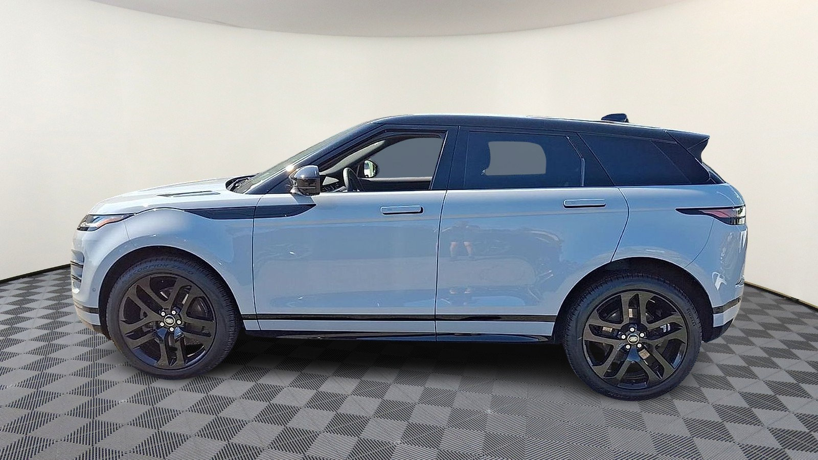 Certified 2026 Land Rover Range Rover Evoque Dynamic SE AWD/4WD image 5