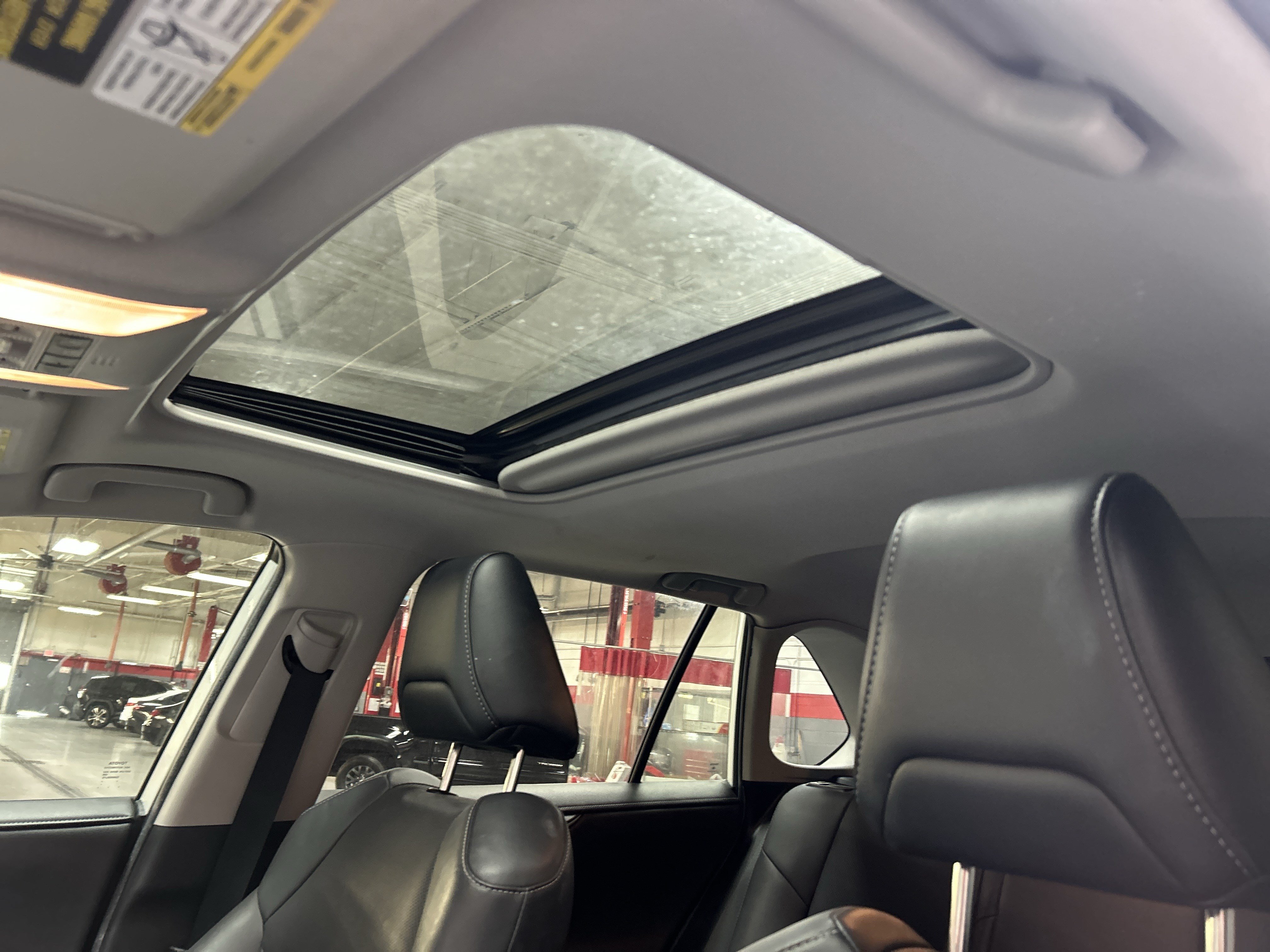 Used 2019 Toyota RAV4 Limited FWD image 8