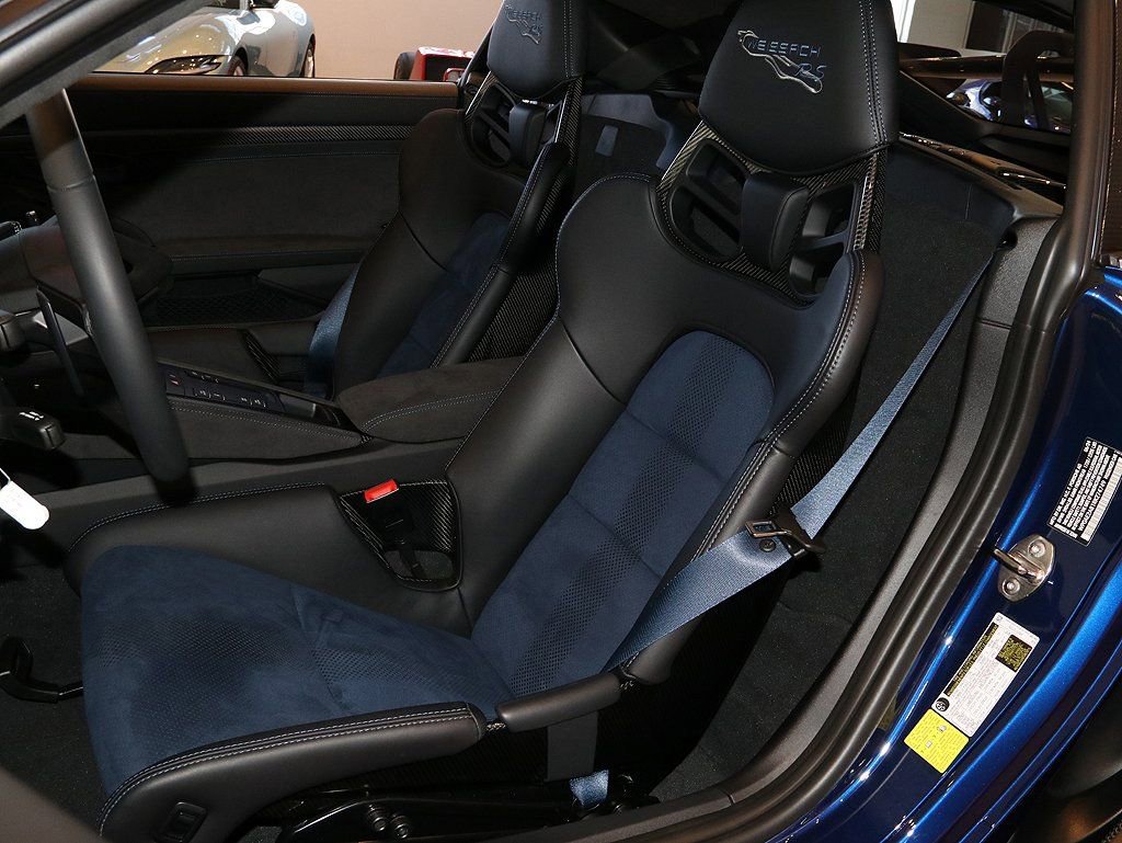 Used 2024 Porsche 718 Cayman GT4 RS RWD image 5