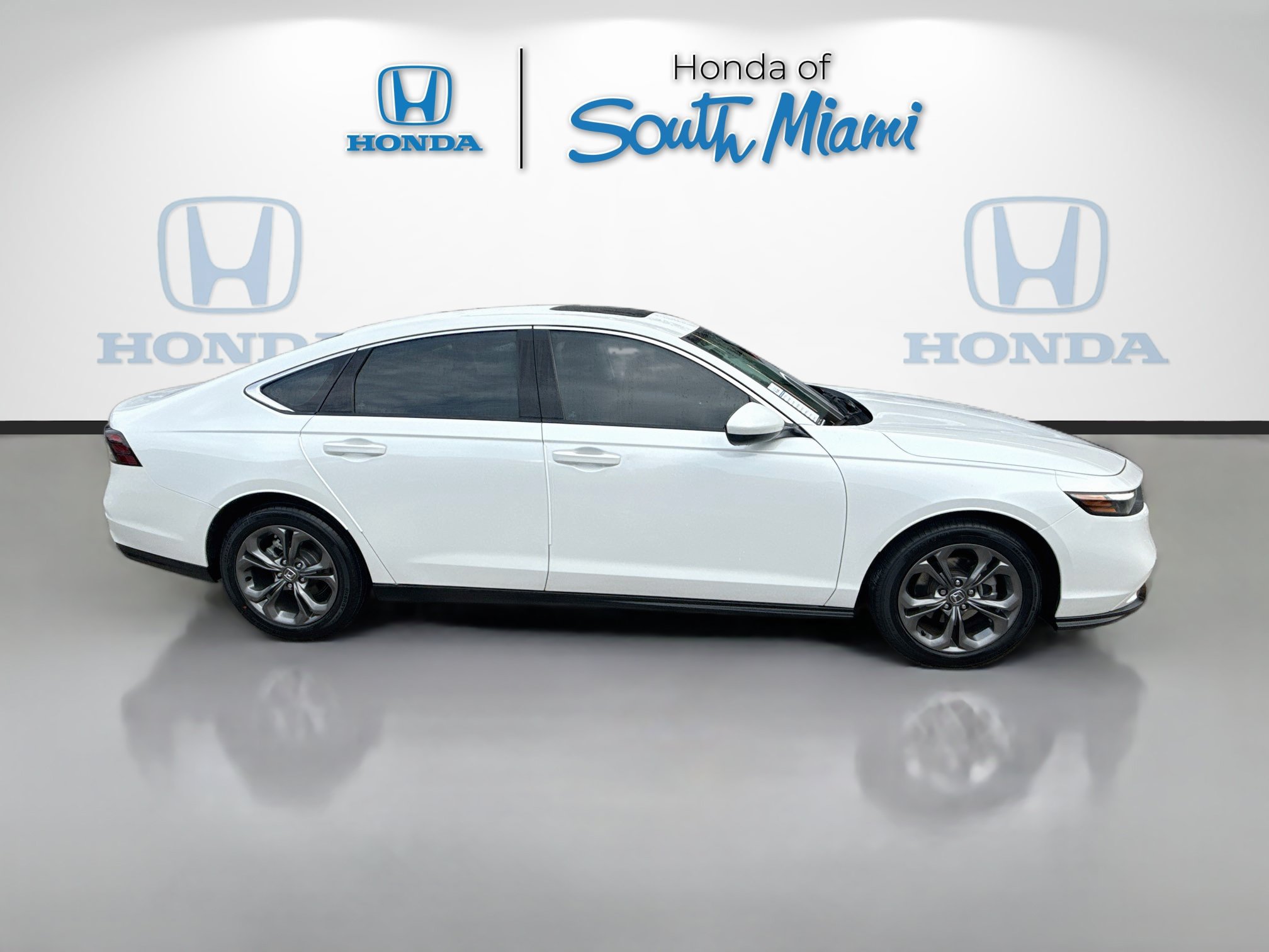Certified 2024 Honda Accord EX image 8