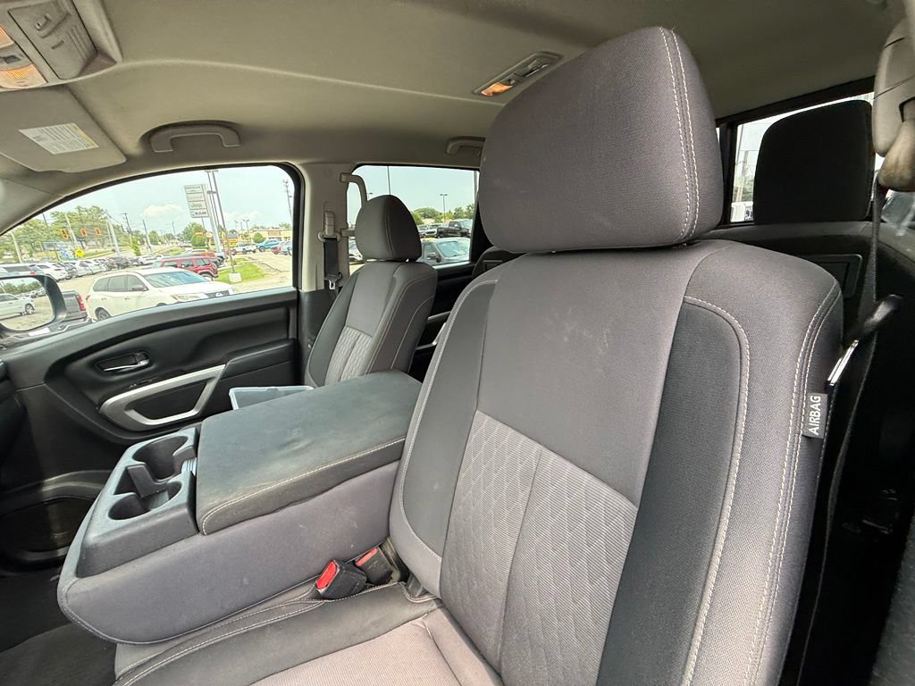 Used 2020 Nissan Titan SV AWD/4WD image 13