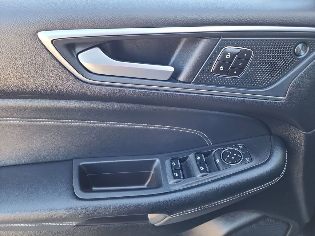 Used 2024 Ford Edge Titanium image 13